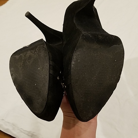 Black suede gold chain heels Shoe dazzle size 10 - Picture 8 of 8